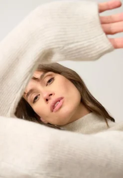 ALYSSA pull col montant gris perle chiné
