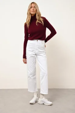 AVA pull col roulé bordeaux