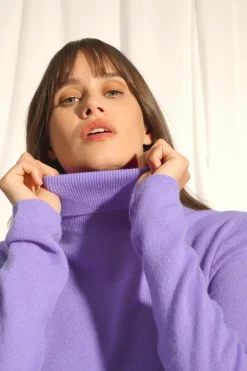 AVA pull col roulé lavande