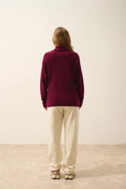 BLANTYRE pull col roulé bordeaux
