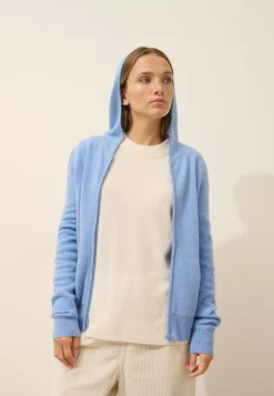 DEBBIE gilet col zippé capuche sky