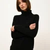 JUNE pull col roulé noir
