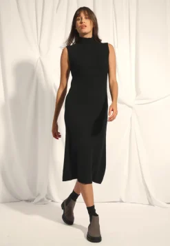 LOLA robe col montant noir