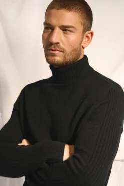 NOI pull col roulé noir