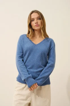 PHOEBE pull col v bleu denim