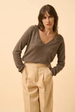 PHOEBE pull col v taupe chiné